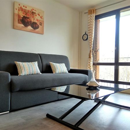 Budget Apart With Balcony And Great View Saint-Denis  Buitenkant foto