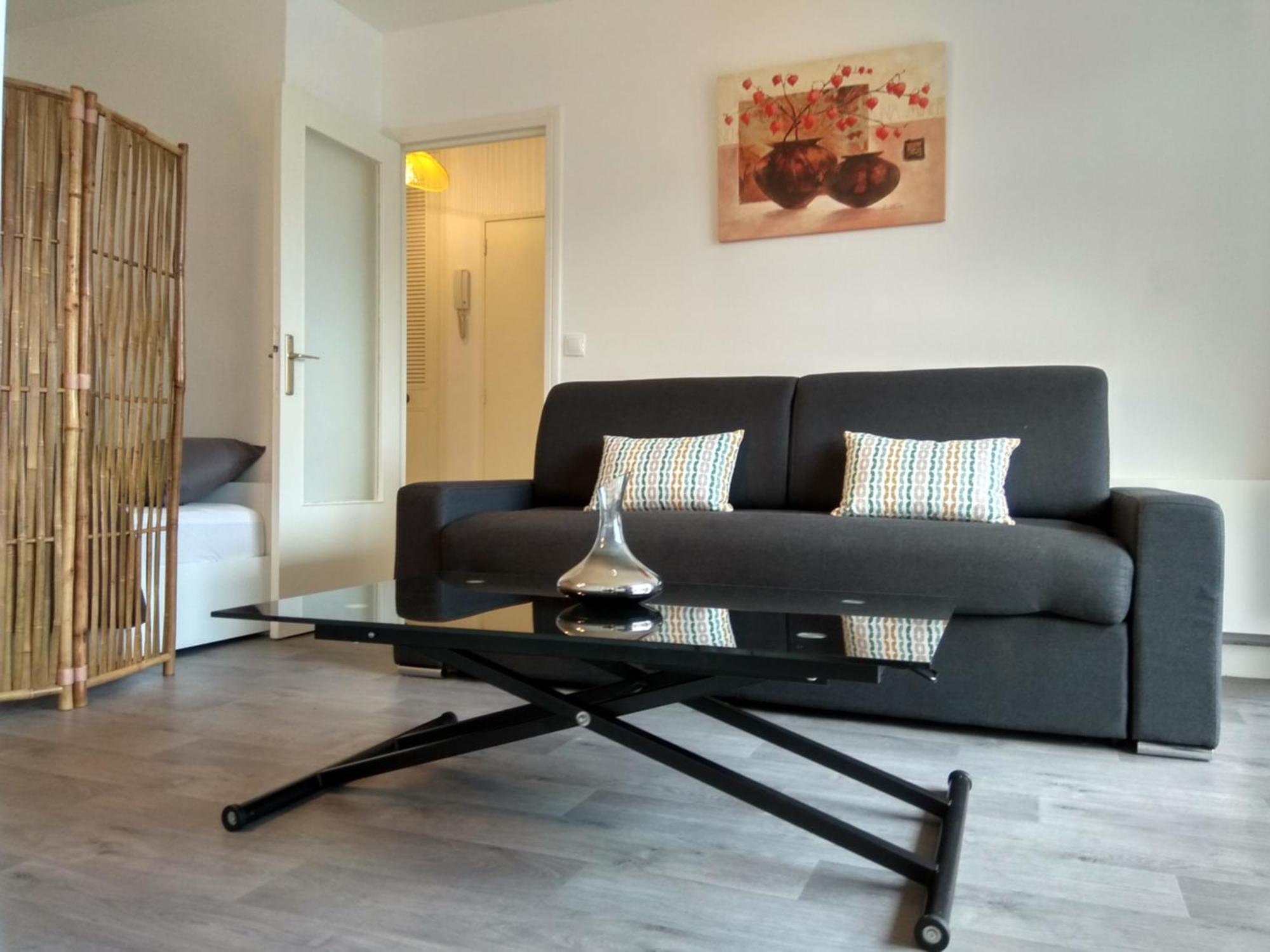 Budget Apart With Balcony And Great View Saint-Denis  Buitenkant foto