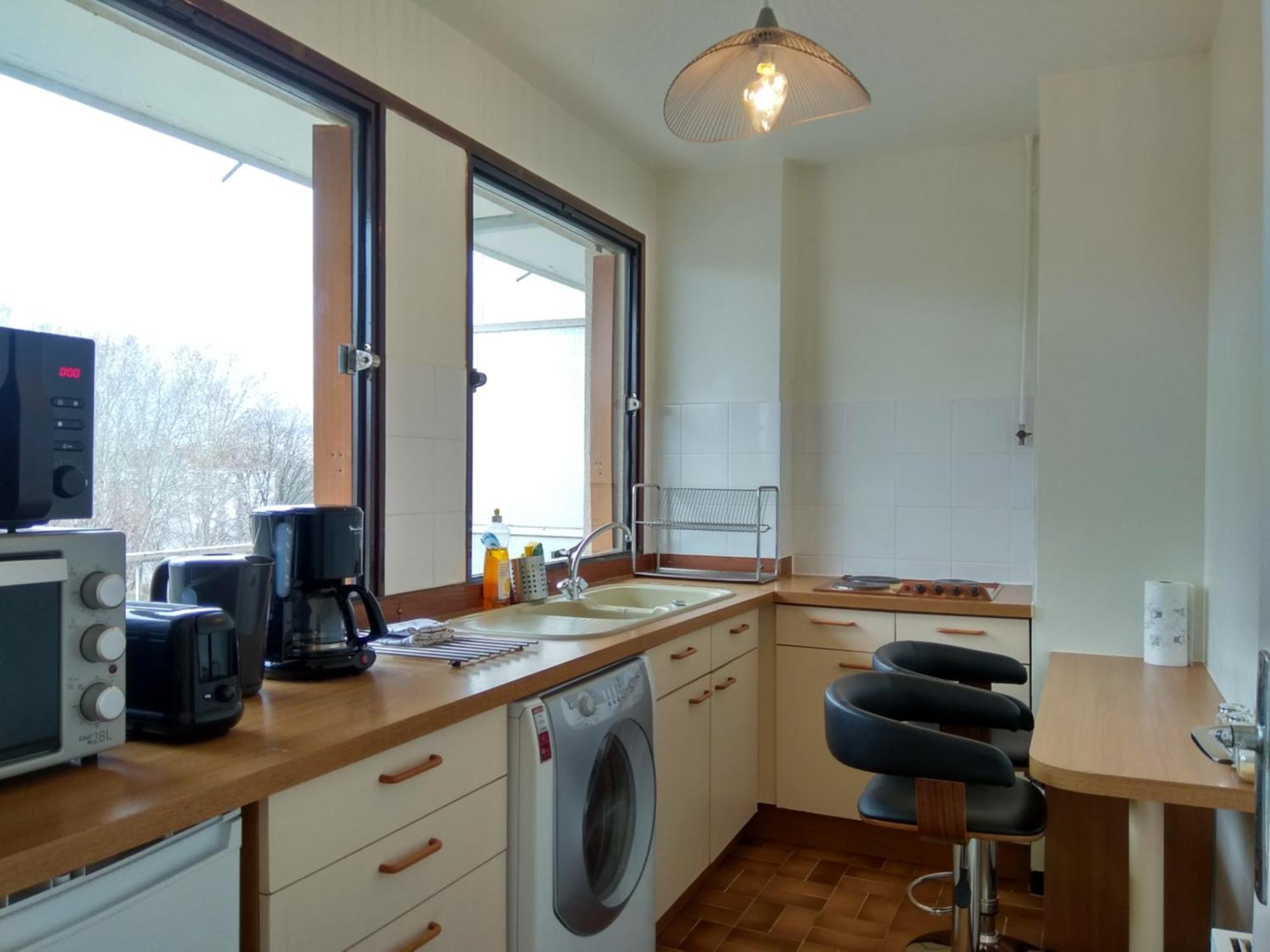 Budget Apart With Balcony And Great View Saint-Denis  Buitenkant foto