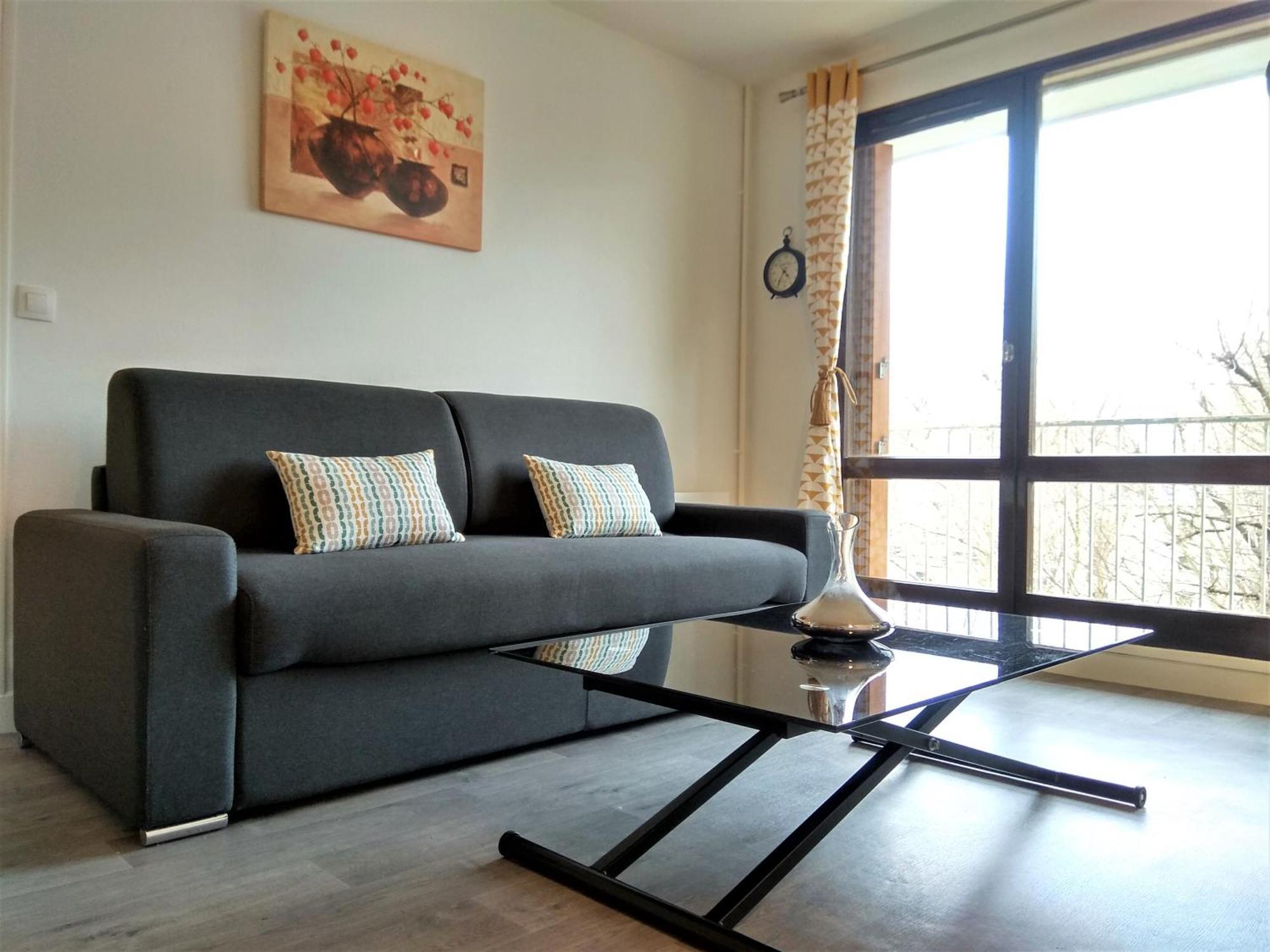 Budget Apart With Balcony And Great View Saint-Denis  Buitenkant foto