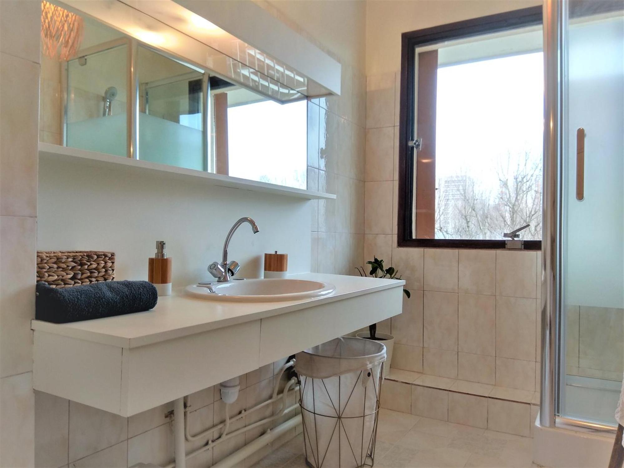 Budget Apart With Balcony And Great View Saint-Denis  Buitenkant foto